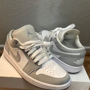 WMNS AIR JORDAN 1LOW